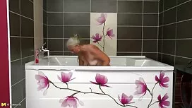Ein Mädchen, Schwarz ...