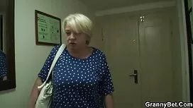 Im Geschäft, alt und ...