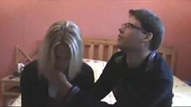 Skinny teen mit eine ...