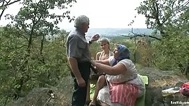 Frauen Kuh aus mit I ...