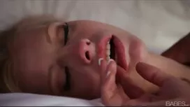 Pornostar masturbati ...